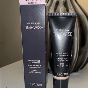 Mary Kay Timewise Luminous 3D Foundation - Ivory C110